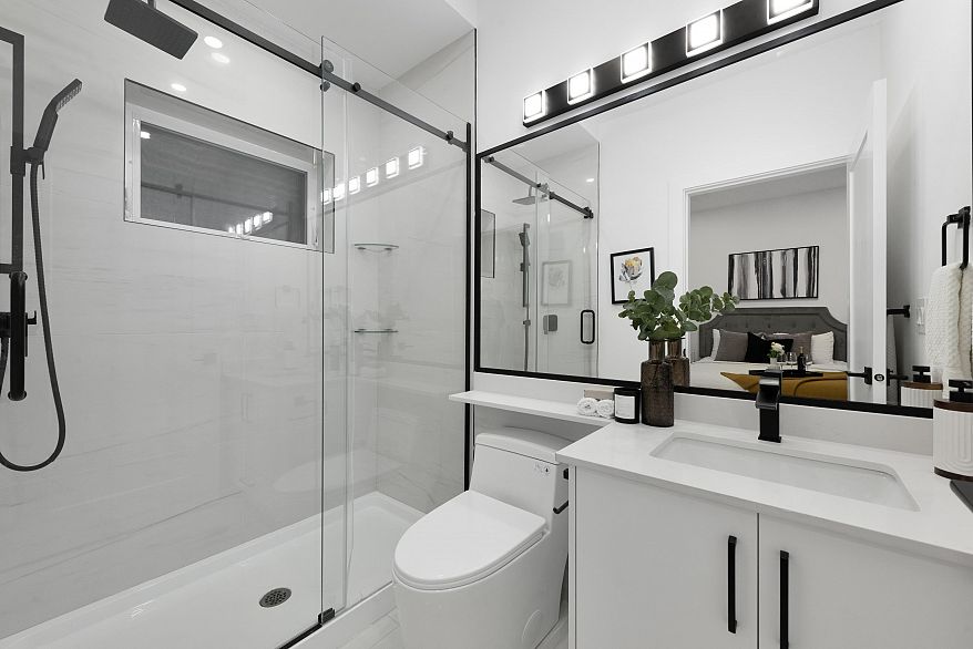 2 7361 Fraser Street