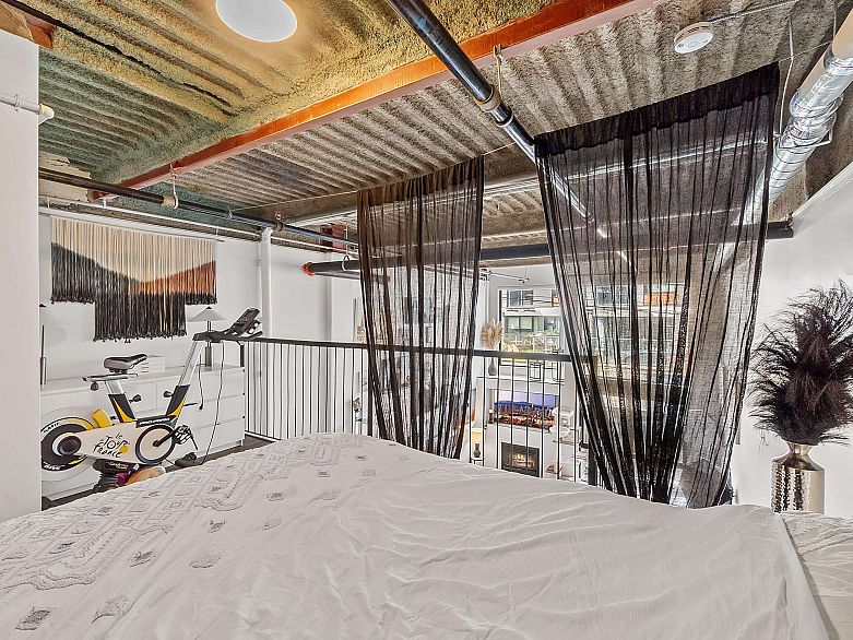 205 234 E 5th Avenue