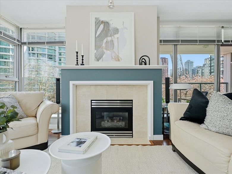 202 1790 Bayshore Drive