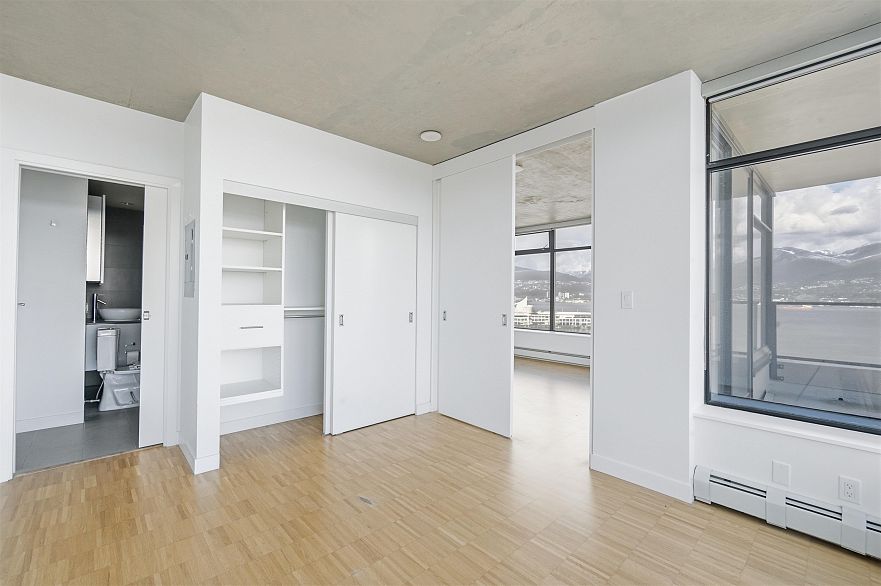 1701 108 W Cordova Street