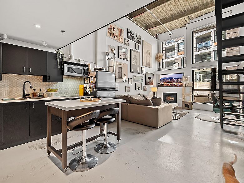 205 234 E 5th Avenue