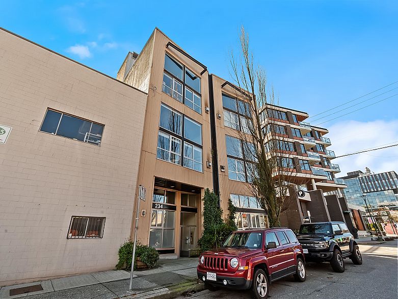 205 234 E 5th Avenue