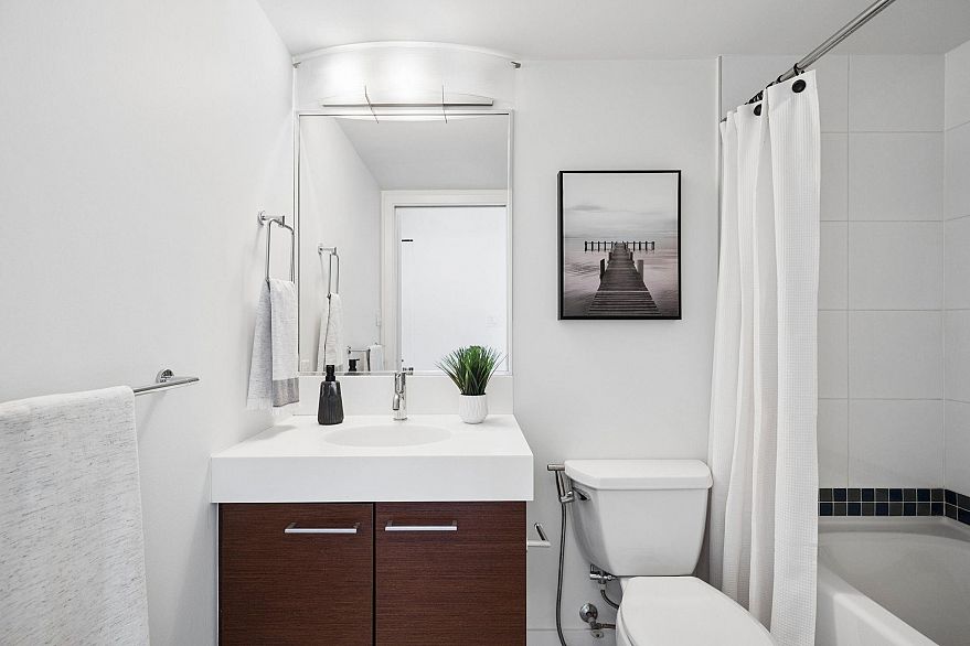 901 2770 Sophia Street