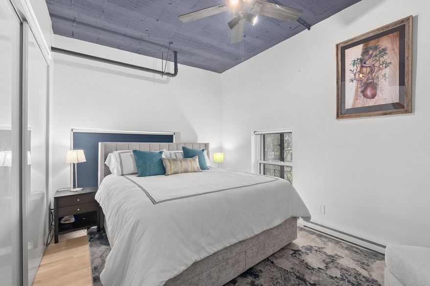 203 1943 E 1st Avenue