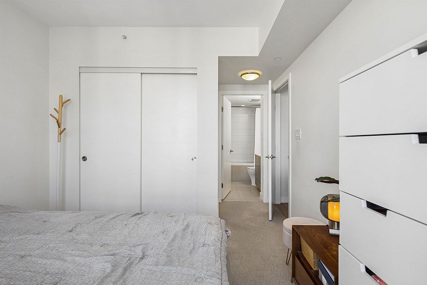 1209 111 E 1st Avenue