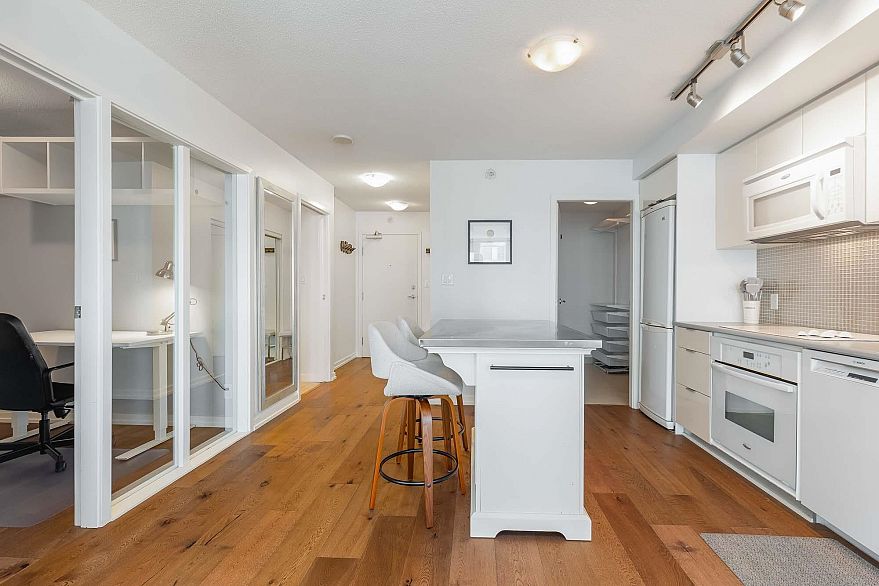 2311 788 Hamilton Street