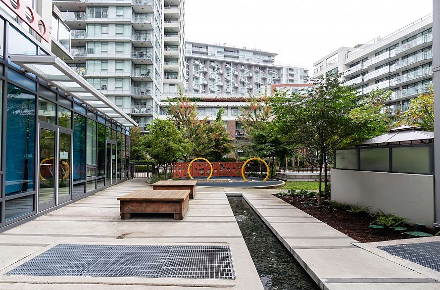 1209 111 E 1st Avenue