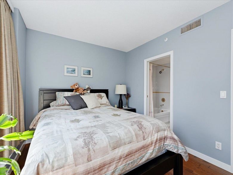 202 1790 Bayshore Drive