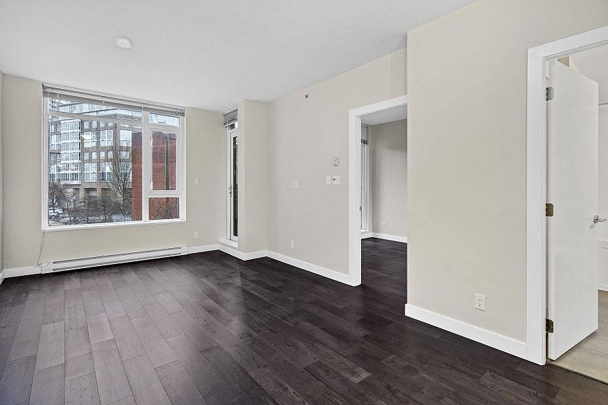 302 2321 Scotia Street