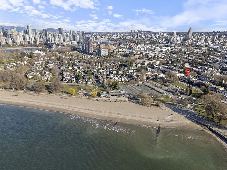 103 2110 Cornwall Avenue