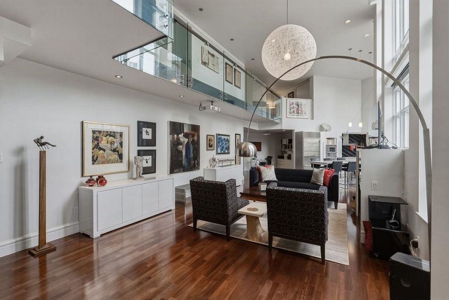 401 988 Richards Street