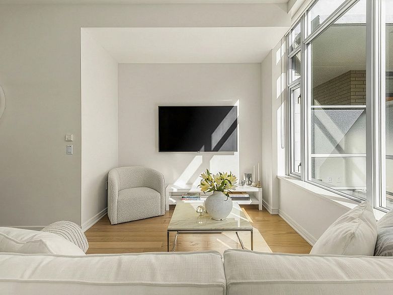 407 77 Walter Hardwick Avenue