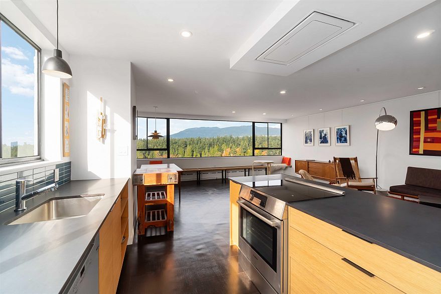 901 710 Chilco Street