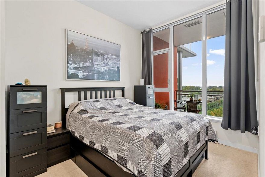 1106 3281 E Kent Avenue North