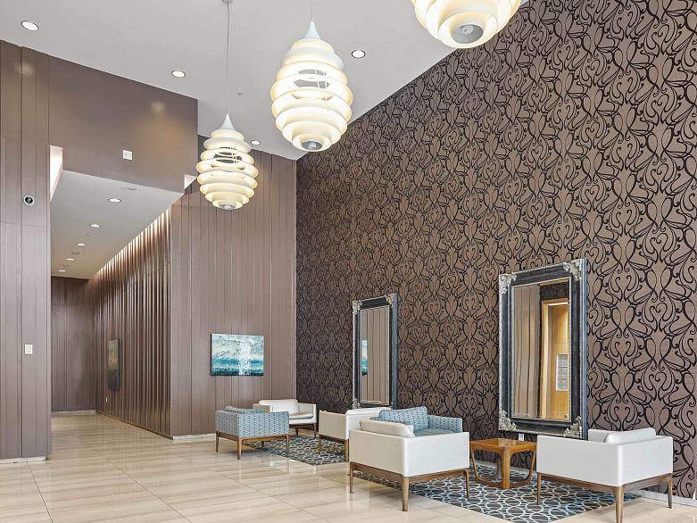 407 77 Walter Hardwick Avenue