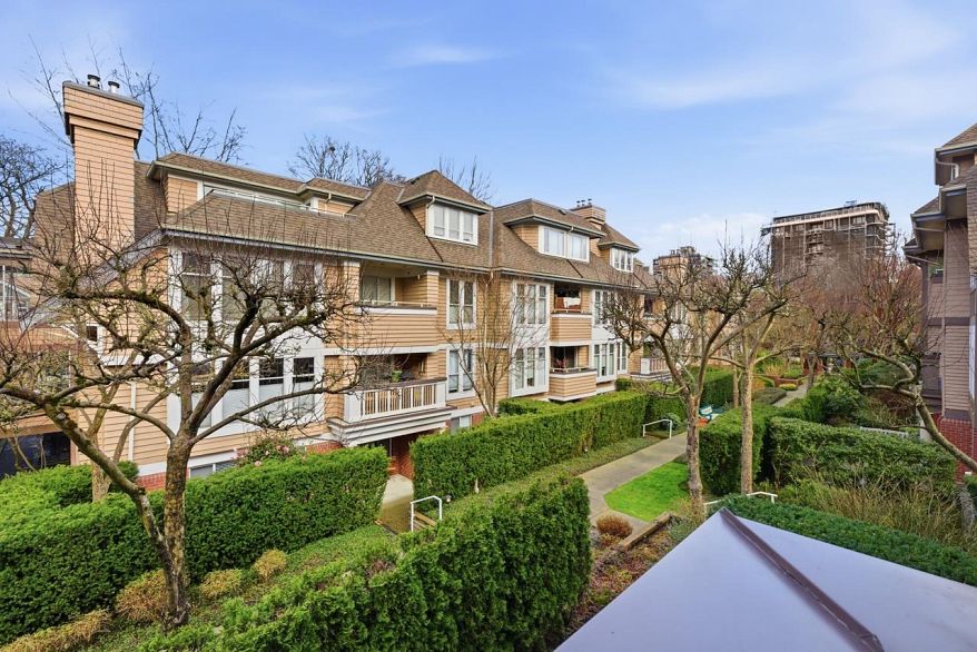 W206 639 W 14th Avenue