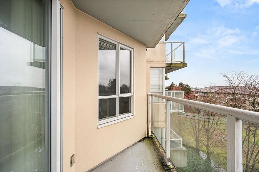 607 3489 Ascot Place