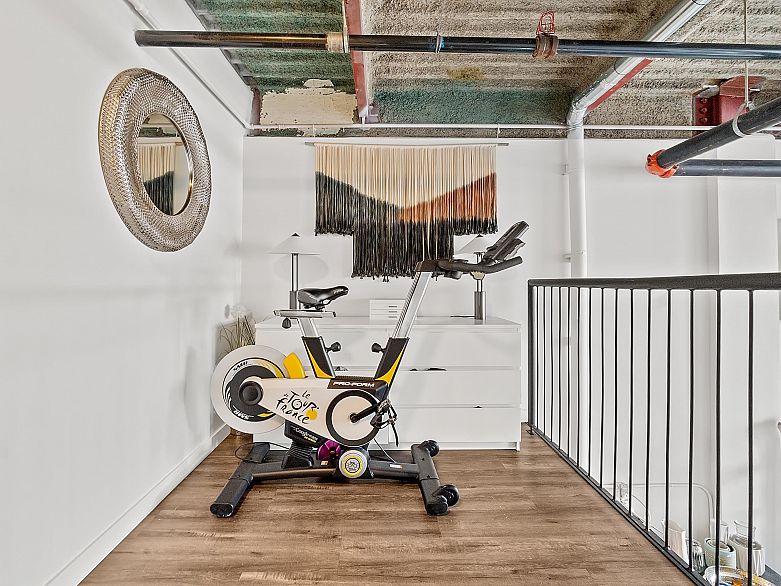 205 234 E 5th Avenue