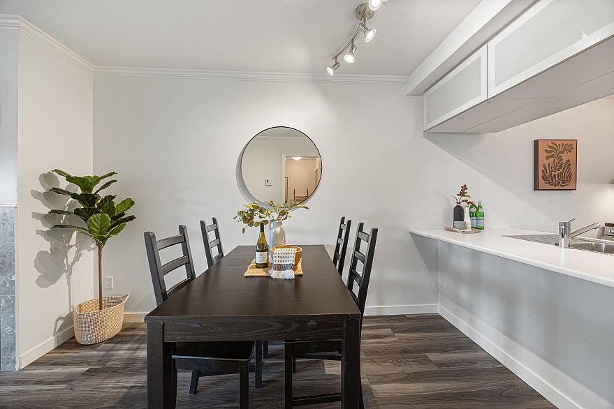 103 2110 Cornwall Avenue