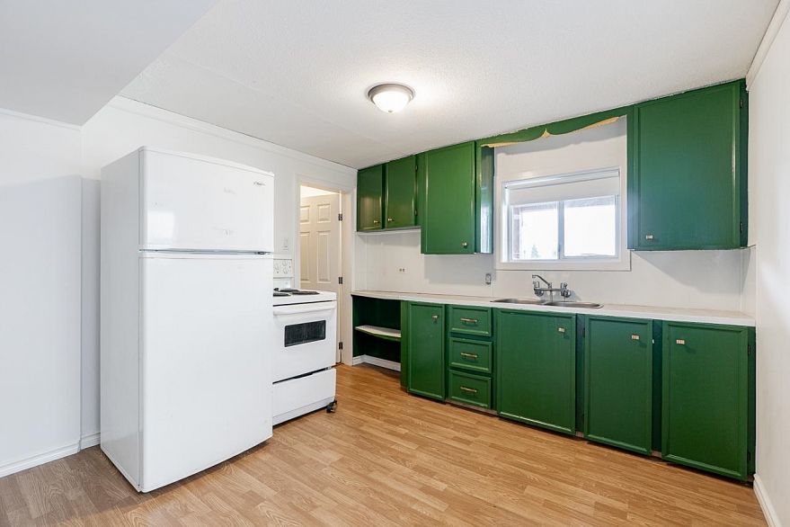 3895 Windermere Street