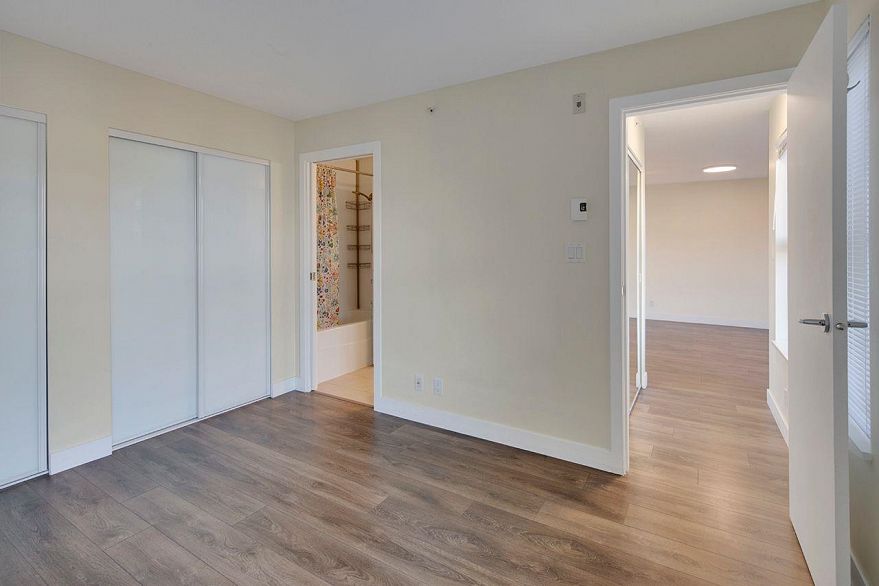 401 7088 Mont Royal Square