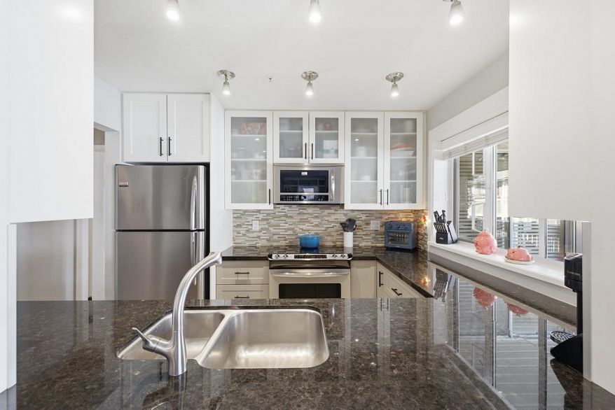 W206 639 W 14th Avenue