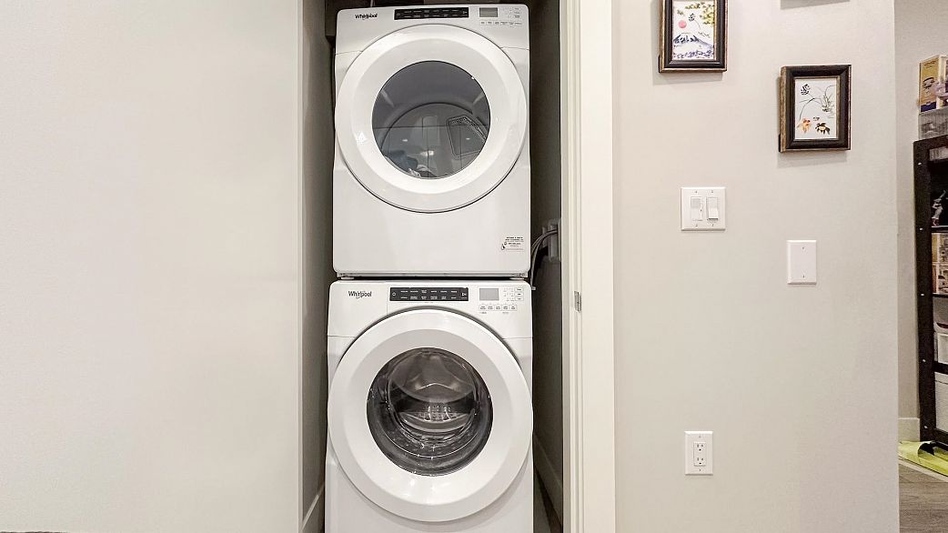 301 3588 Sawmill Crescent