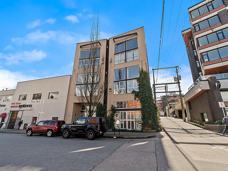 205 234 E 5th Avenue