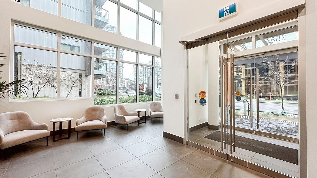 301 3588 Sawmill Crescent