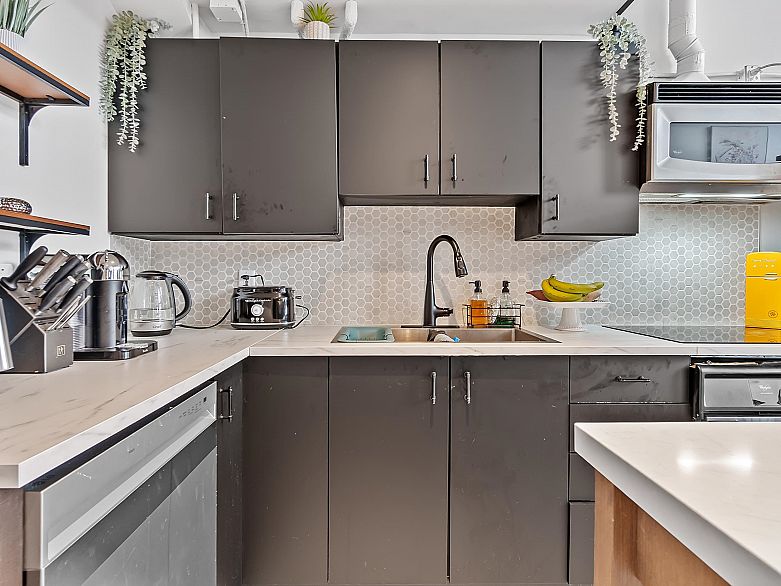 205 234 E 5th Avenue