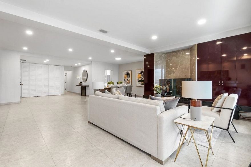 401 2015 Beach Avenue