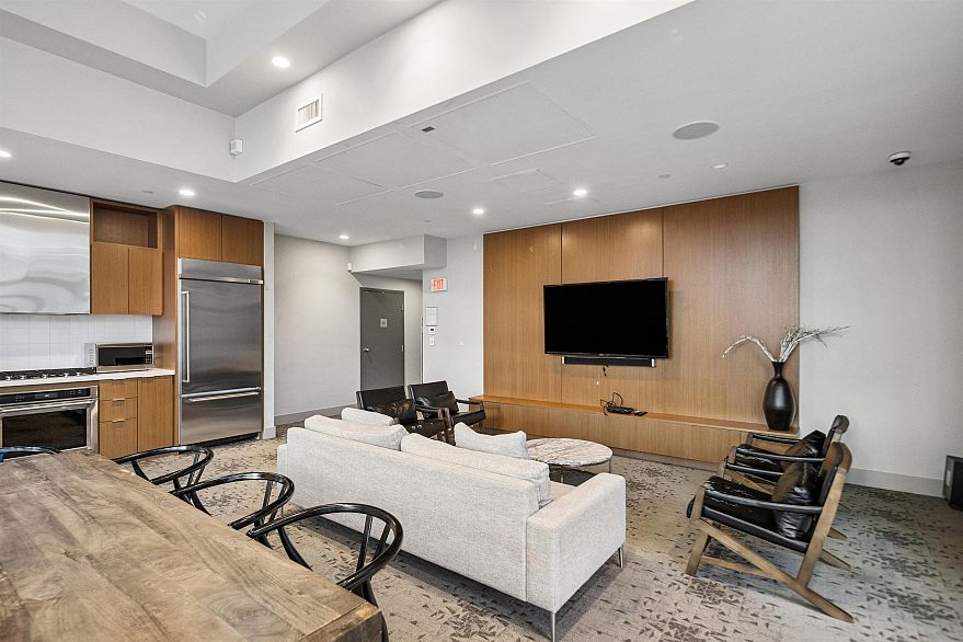 1209 111 E 1st Avenue