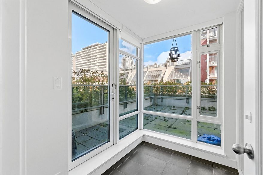 301 1762 Davie Street