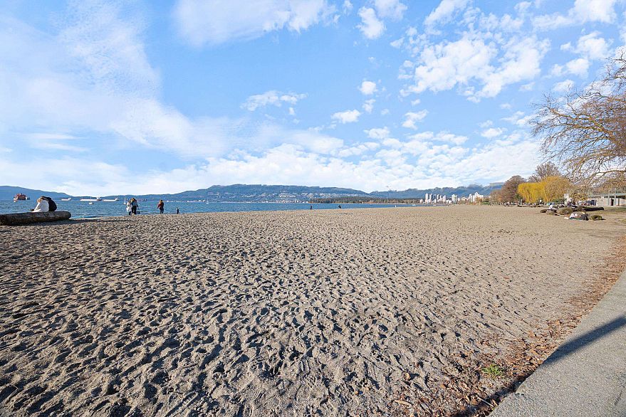 103 2110 Cornwall Avenue