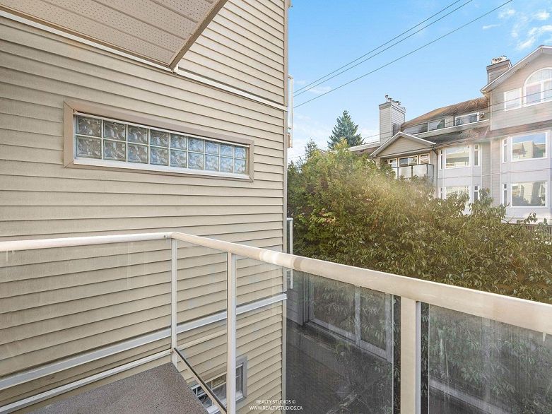 202 966 W 14th Avenue