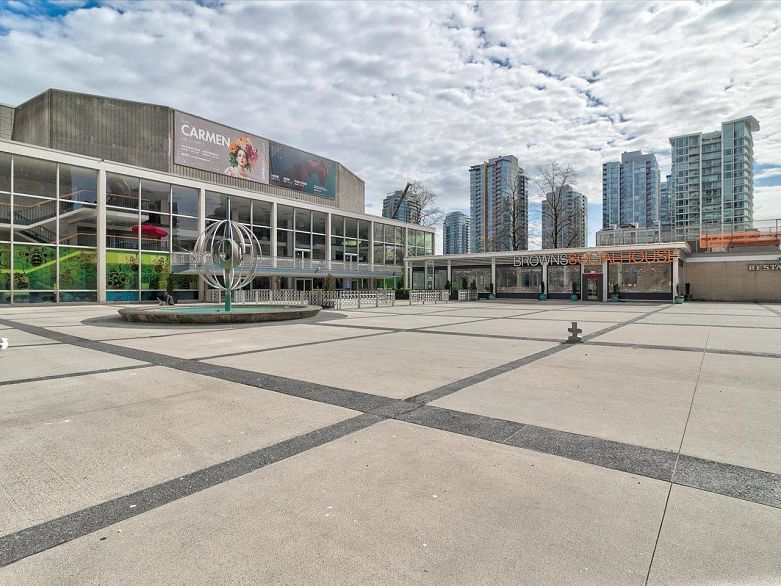 1209 111 W Georgia Street