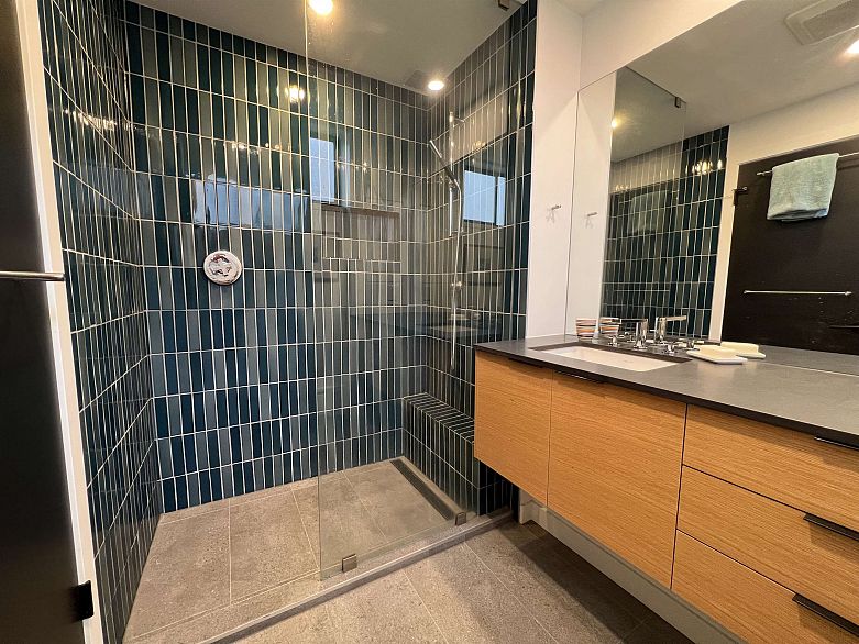 901 710 Chilco Street