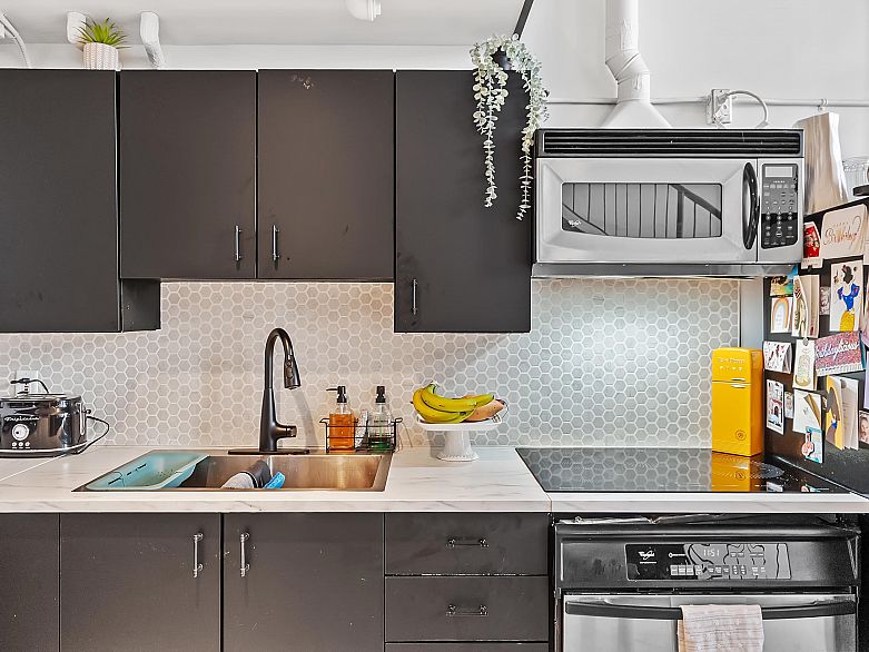 205 234 E 5th Avenue