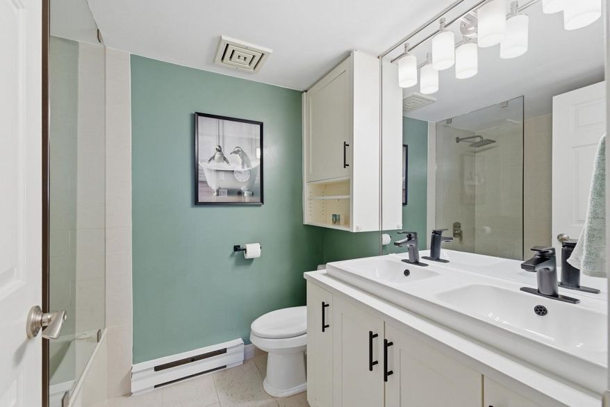 W206 639 W 14th Avenue