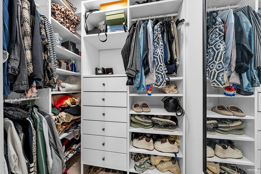 1001 989 Richards Street