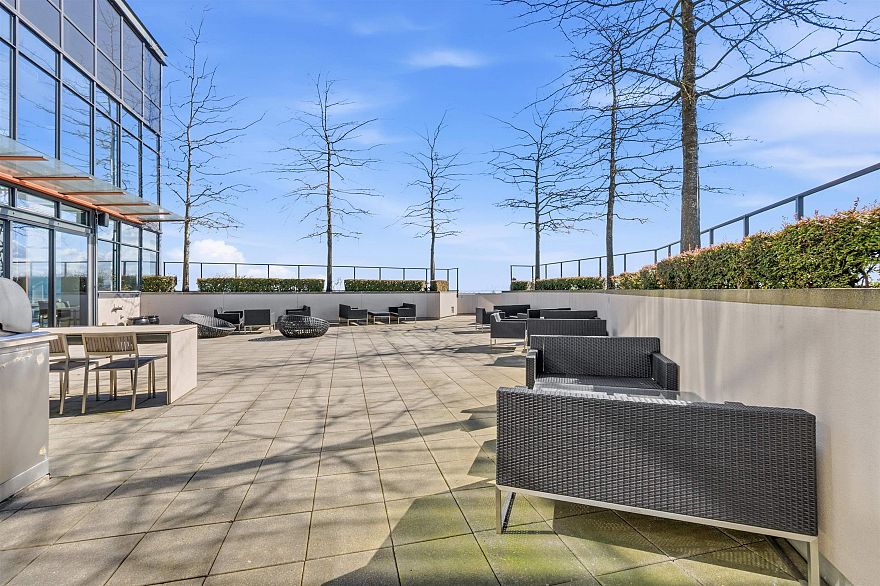 1701 108 W Cordova Street