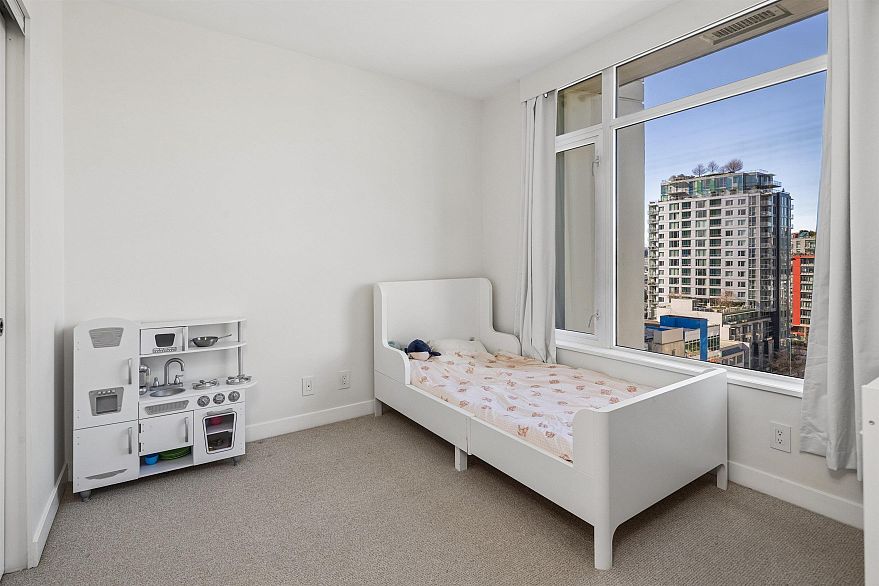 1209 111 E 1st Avenue