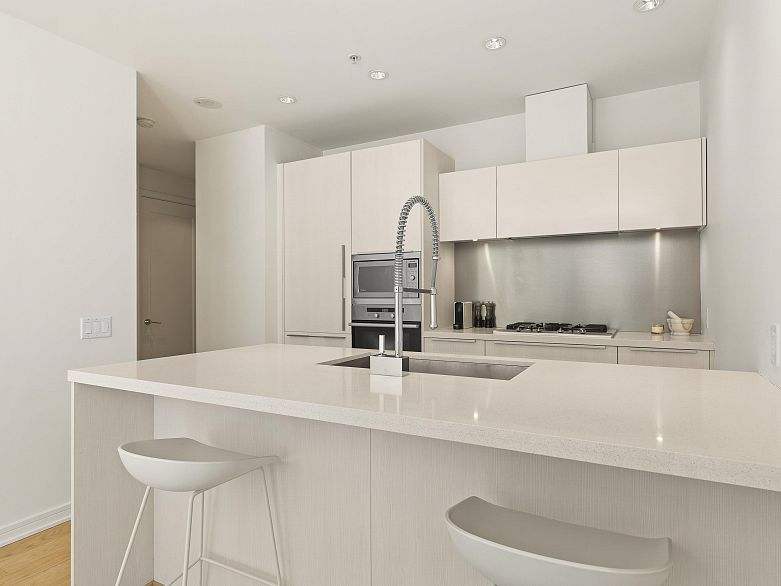 407 77 Walter Hardwick Avenue