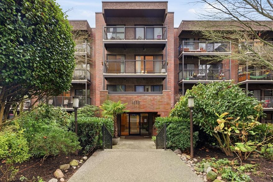 318 1655 Nelson Street