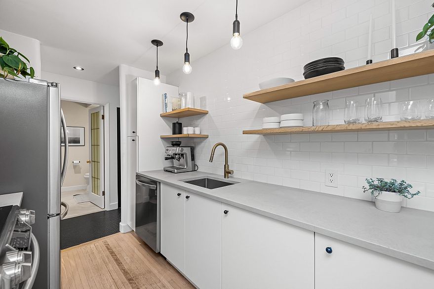 207 1424 Walnut Street