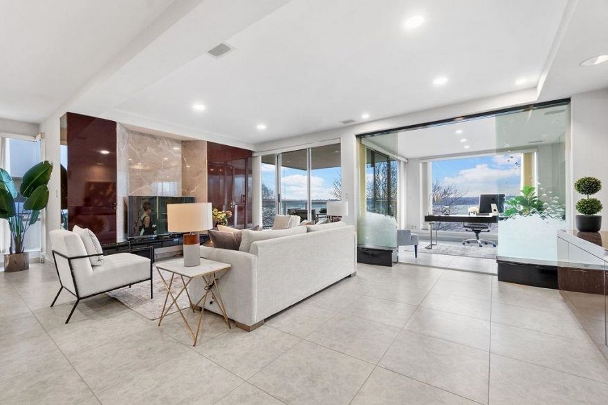 401 2015 Beach Avenue