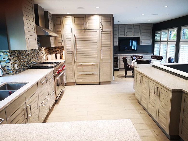 6187 Mackenzie Street