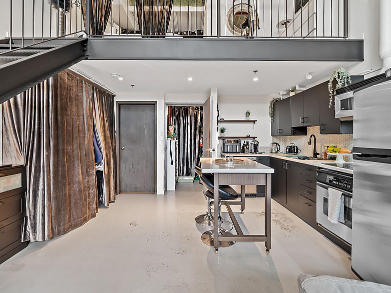 205 234 E 5th Avenue