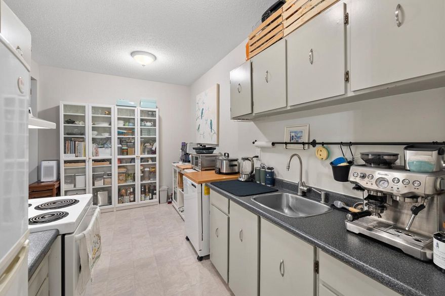 318 1655 Nelson Street