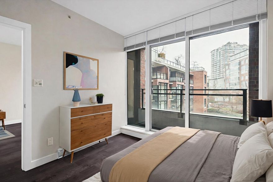 302 2321 Scotia Street